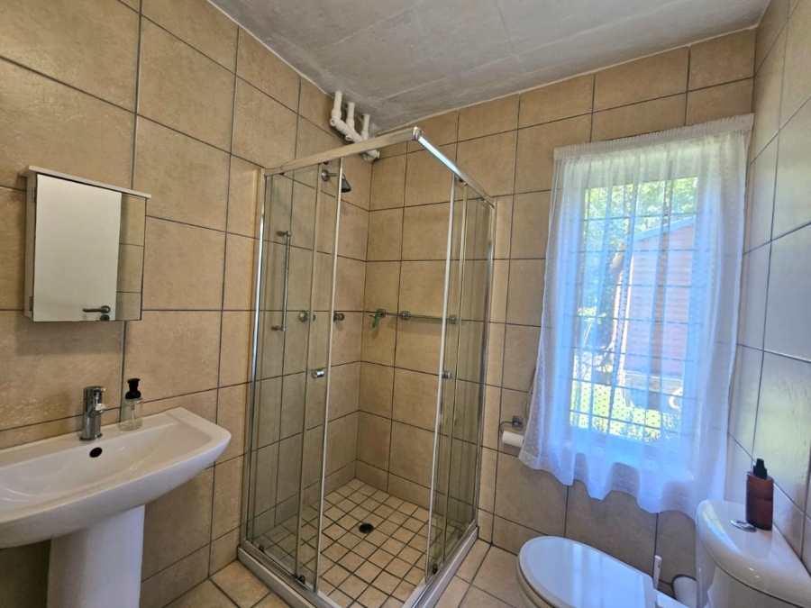 5 Bedroom Property for Sale in Herolds Bay Western Cape